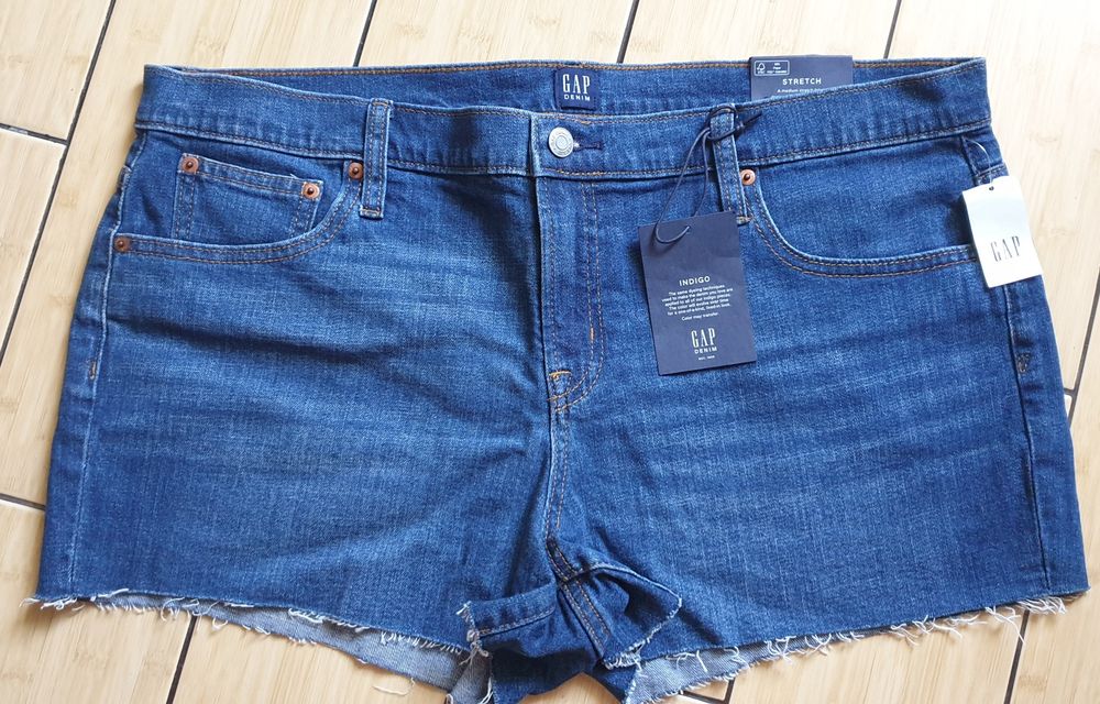 Женские фирменные джинсовые стречевые шорты GAP