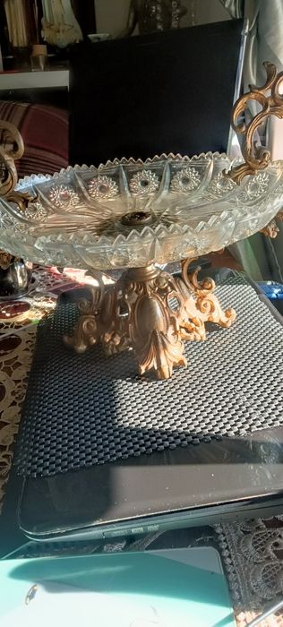 Fruteira   base em latão