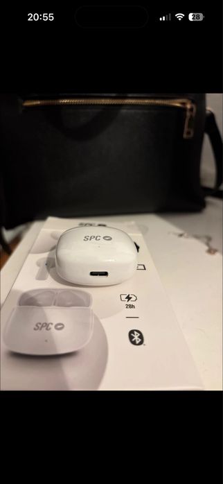 Fones via bluetooth novos com caixa e carregador