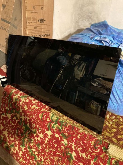 Стекло боковое на vito 639 оригинальное тонированое