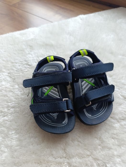 Sandałki dziecięce rozmiar 23. Nowe