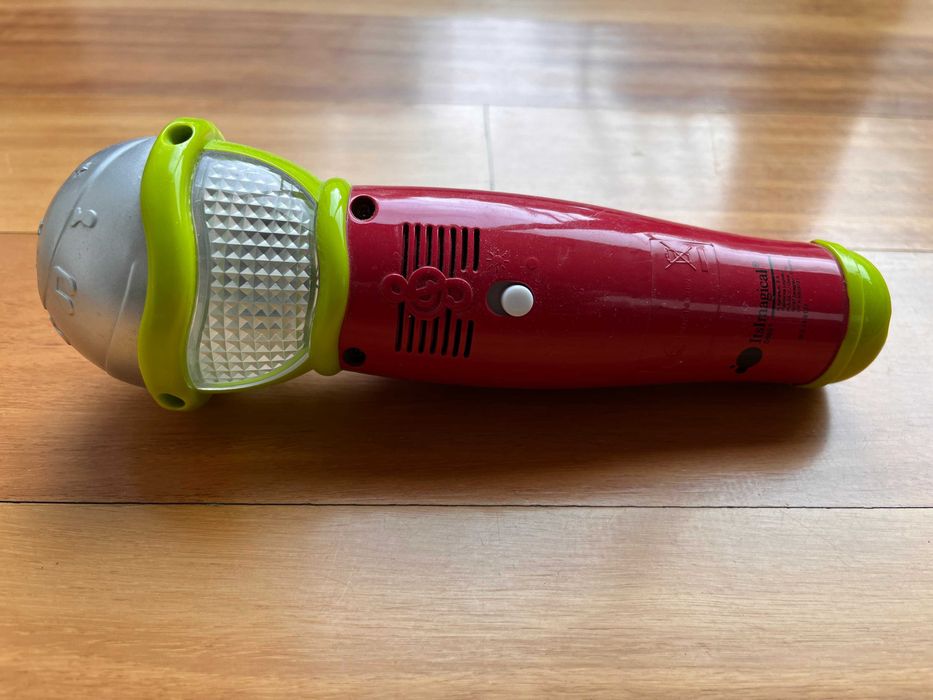 Microfone Imaginarium com Sons e Luzes