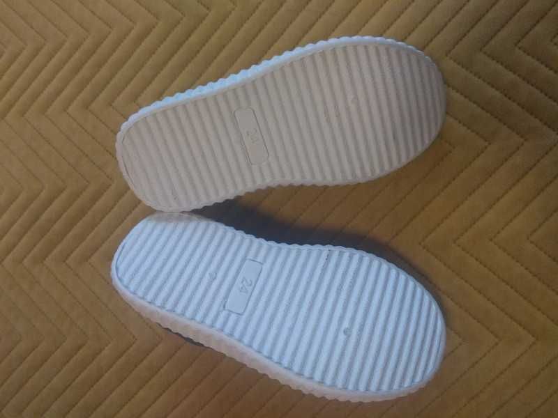 Wsuwane kapcie Action Boy 24 NOWE