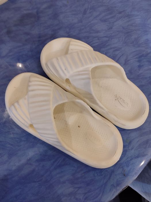 Шлепанцы женские