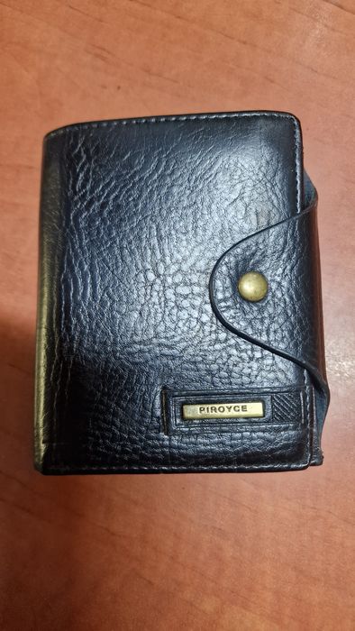 Мужской кожанный бумажник