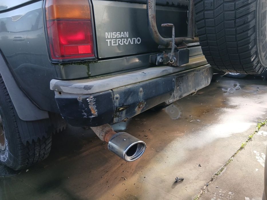 Pára-choques trás NISSAN Terrano I (WD21)