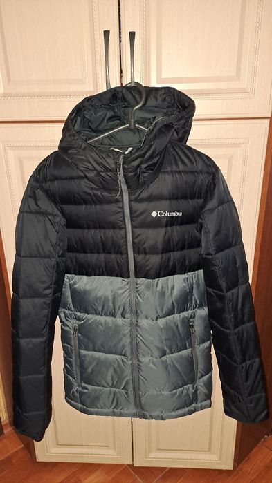 Куртка зимова Columbia,розмір S. Нюанс на рукаві!