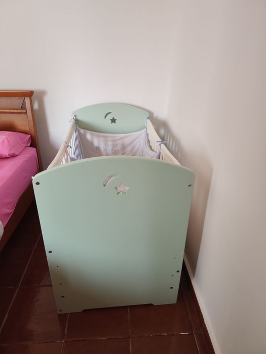 Vendo cama de bebê nova