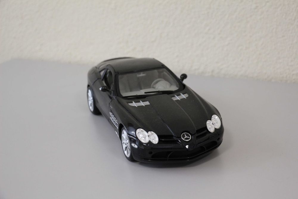 Miniatura Mercedes Benz SLR Mclaren 1/18 Maisto