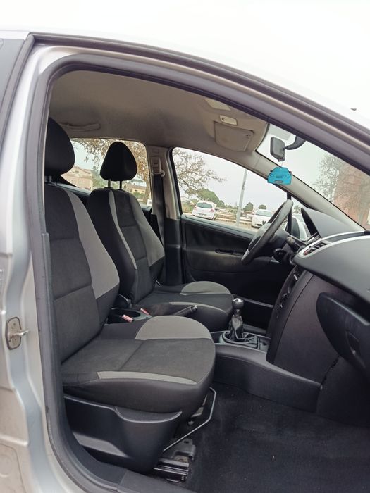 Peugeot 207 1.4i em bom estado !!!