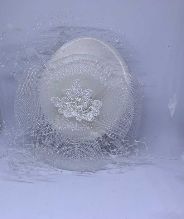 nowy stroik ślubny artystyczny forma siateczka woalka grzebyk designer