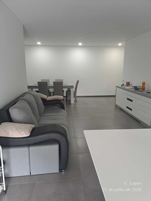 Apartamento T2 mobilado com Garagem