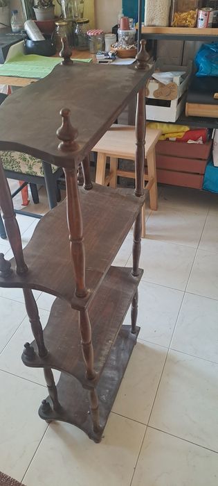 Móvel de madeira vintage, 4 prateleiras.