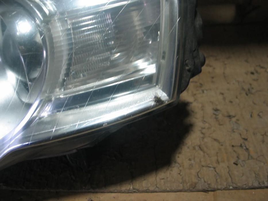 lampa przod vw passat b6 05-10r. 3c0941005s europa