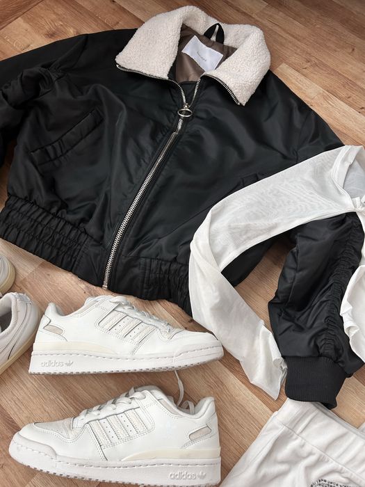 Пакет жіночих речей