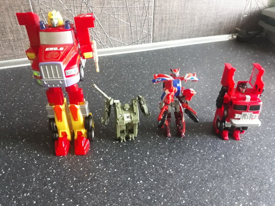 Pojazdy Transformersy-trzy sztuki-bez czołgu