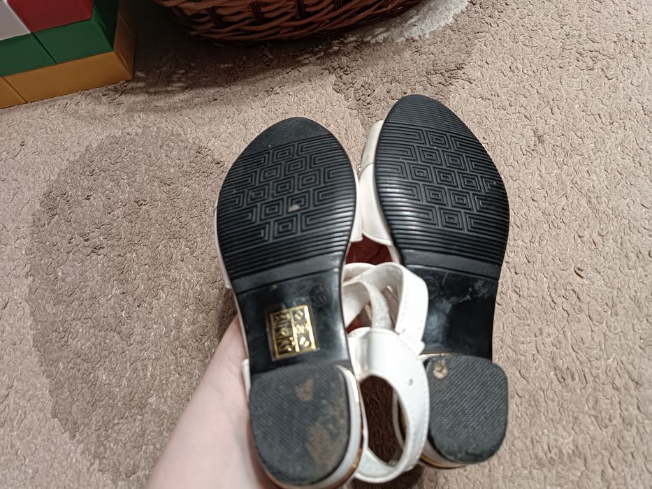 Бесплатно босоножки на девочку 5-6лет