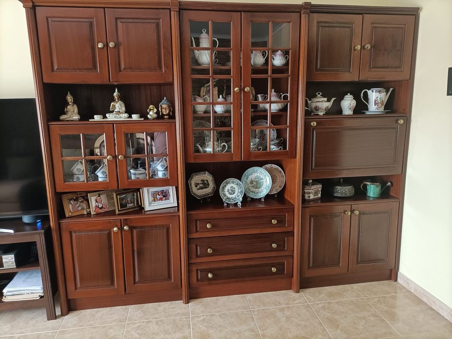 Três móveis de sala