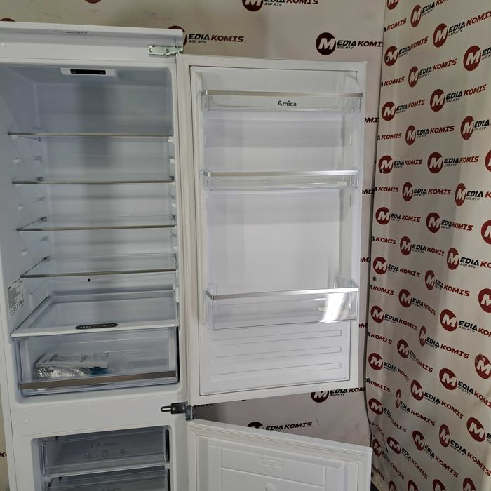 Lodówka Amica EKGCS 387 921 (2lata gwar)Klasa E / 176,9 cm wys/270 l