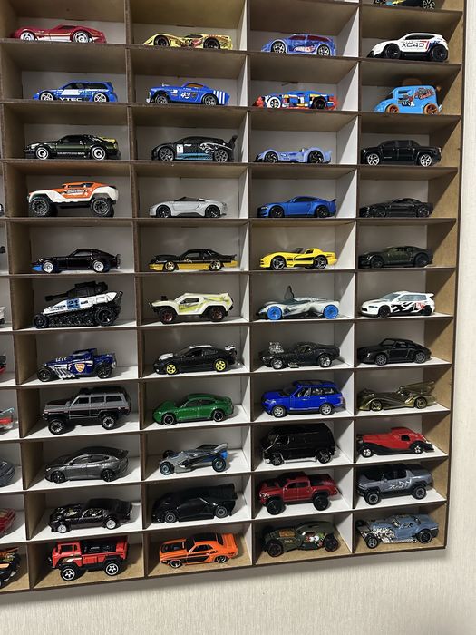 Полиця для машинок Hot Wheels