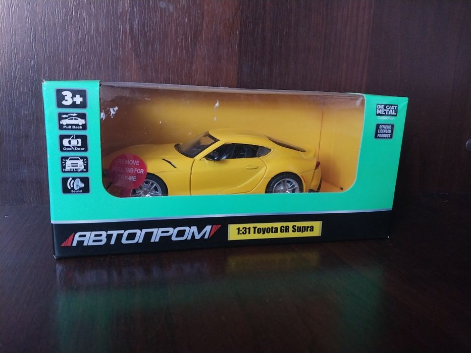 Продам игрушечную машинку