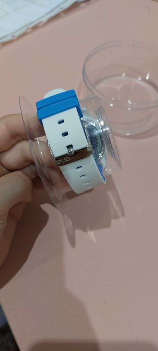 Relógio One nunca usado