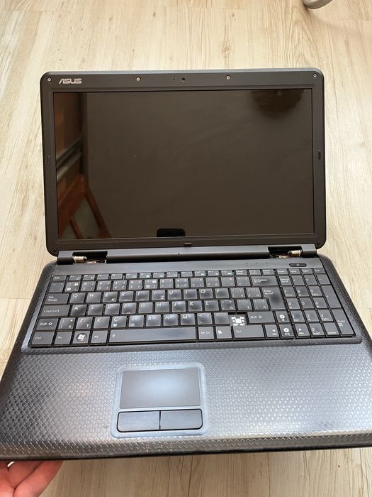 Asus X5DC та Toshiba Satellite L200-149