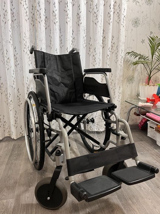 Инвалидная коляска