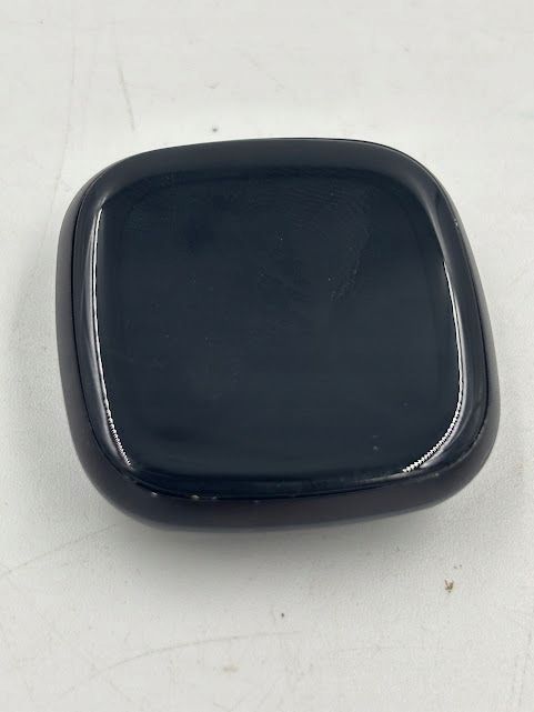 uszkodzony smartwatch fitbit versa 3 czarny bluetooth pulsometr