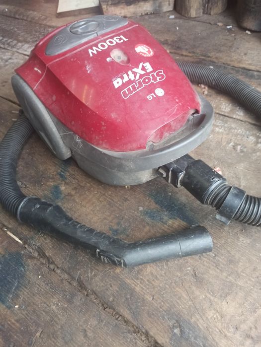 Пылесос LG storm Extra  1300W