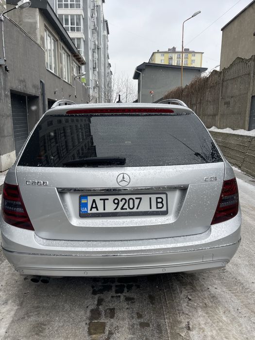Mercedes-Benz C- Class