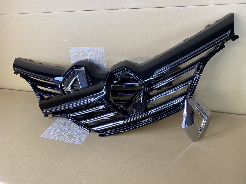 Решітка радіатора Megane 4 (Меган 4)