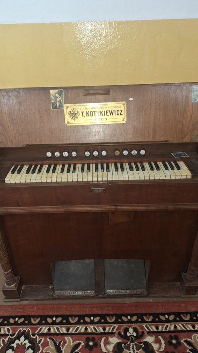 Zabytkowa Fisharmonia T.Kotykiewicz