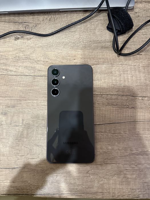 Смартфон Samsung Galaxy S24 FE 8/256GB