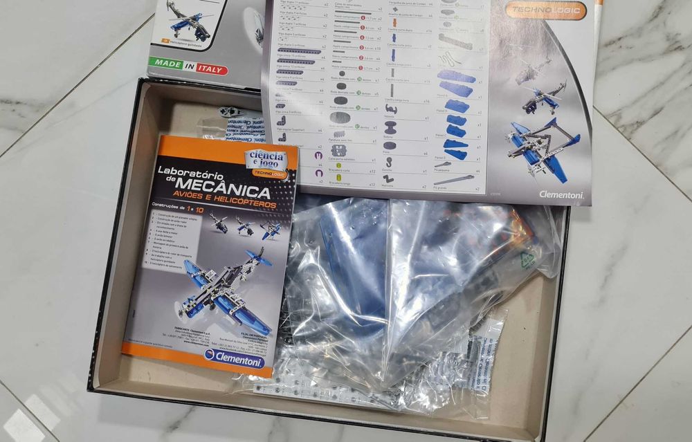 Jogo de construção de avião (tipo Lego) - Clementoni