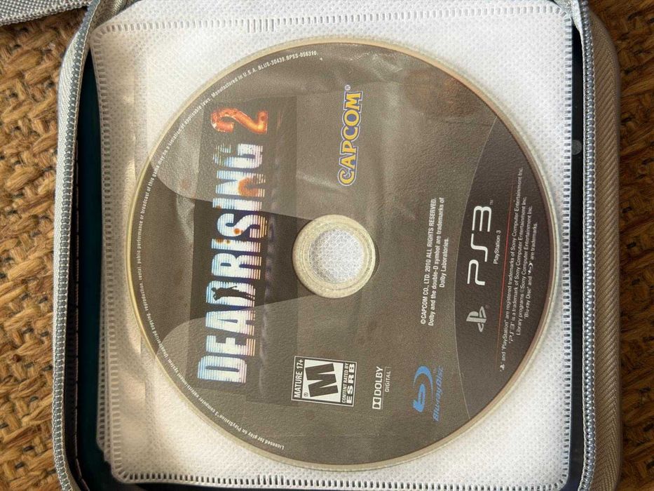 Vendo PlayStation 3 Fat (modelo com 2 portas USB), em excelente estado e a funcionar perfeitamente.