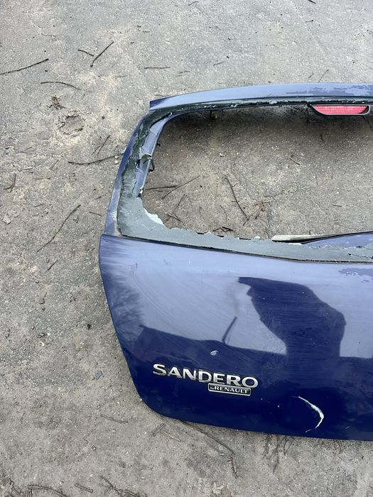Задня ляда кришка багажника Dacia Sandero Дача Сандеро 2007—2011
