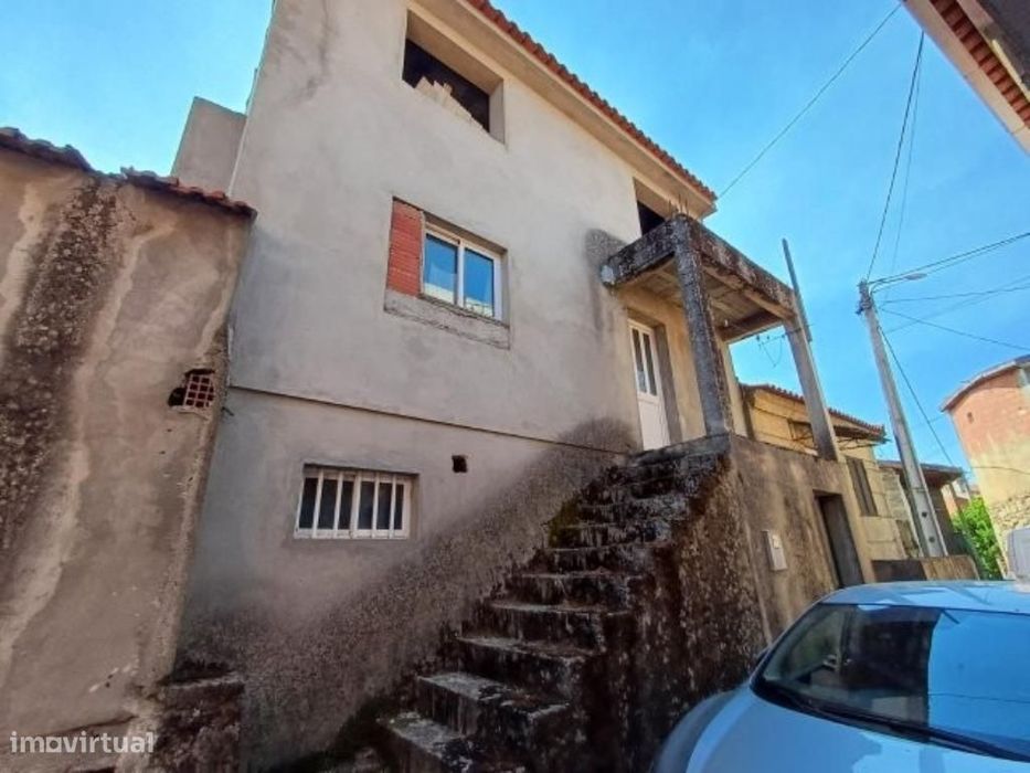 Casa Tradicional em Pedra para Reabilitação em Valverde, Valpaços