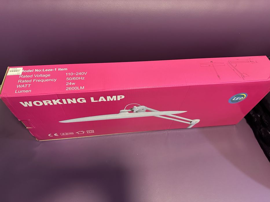 Продам настільну лампу