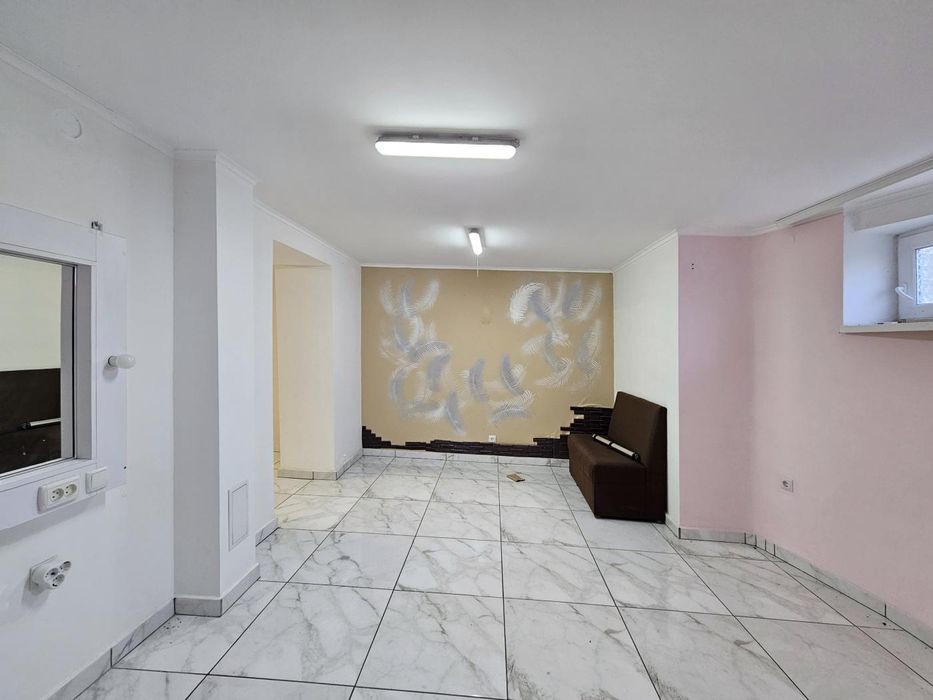 Продаж приміщення у прохідному місці. Сихів.