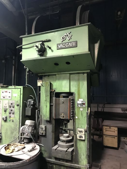 Prasa śrubowa do kucia Vaccari 165 Ton