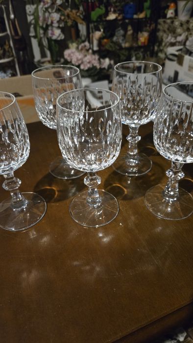 Kieliszki kryształowe.