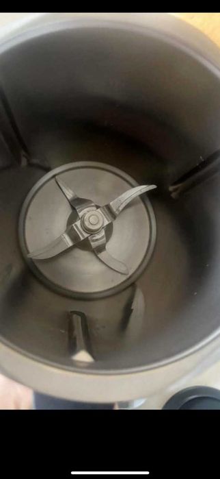 Sprzedam Thermomix TM6 + Friend – zestaw z akcesoriami