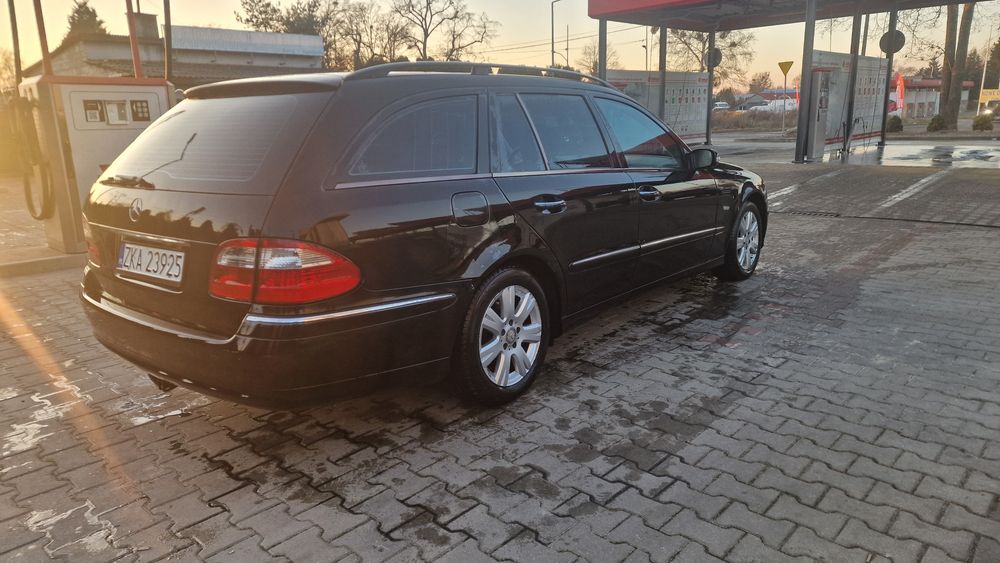 Mercedes-Benz W211 (E220)