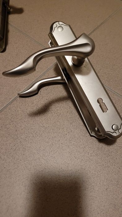 Komplet klamek 3 sztuki pokojowe 1 łazienkowa