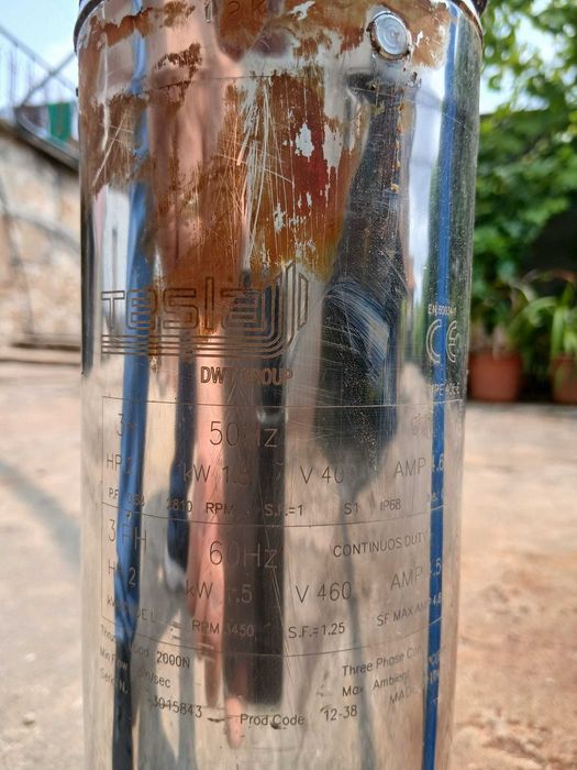 Bomba de água trifásica