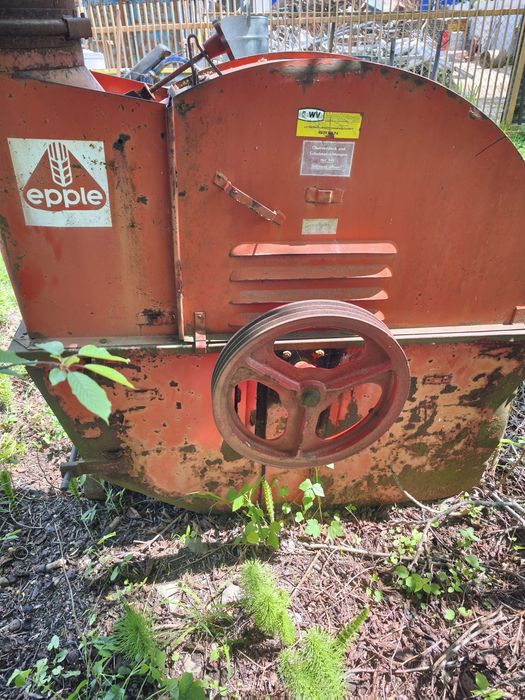 Rębak do gałęzi EPPLE BL 900 z podajnikiem 3 m