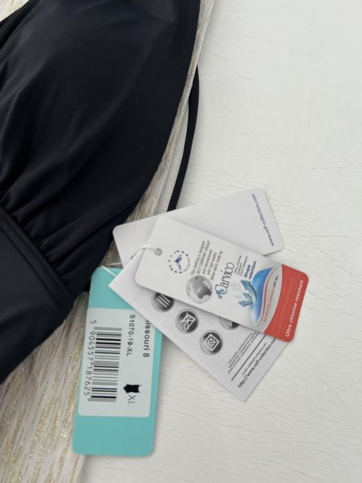 Nowy piękny strój kąpielowy