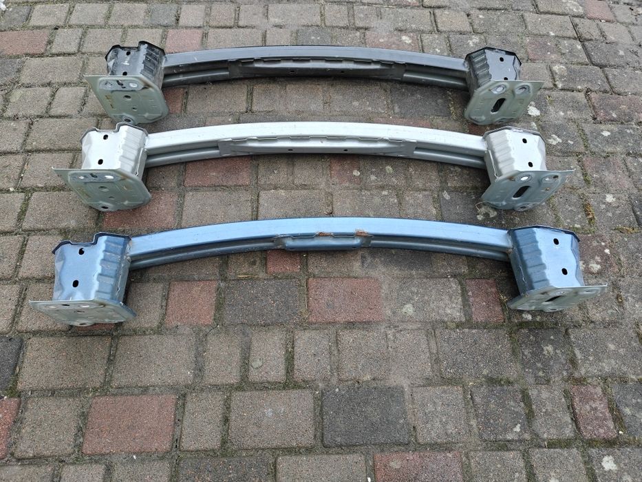 В наявності задній підсилювач Volvo C40 XC40 RECHARGE EX40 EC40