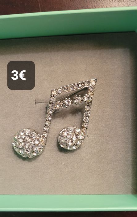 Vende Colar e bincos
